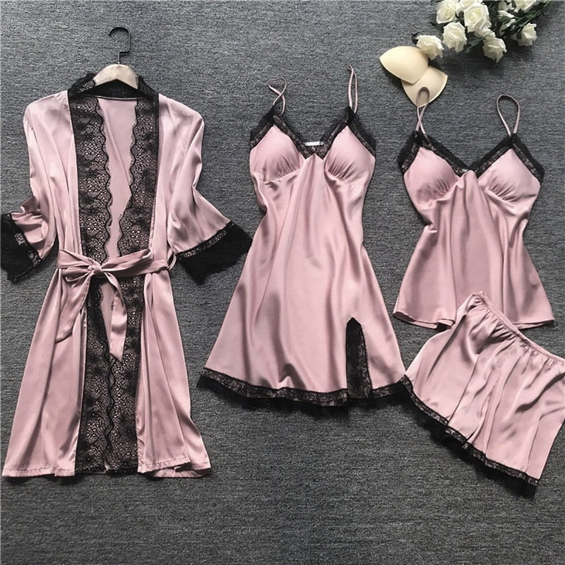 Devine™ | Satijnen pyjama set nu met GRATIS kimono t.w.v. €25!